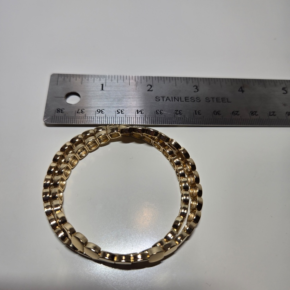 Set of 2 Gold-Tone Stretch Bracelets 🌺(2 for $10) - Picture 4 of 4